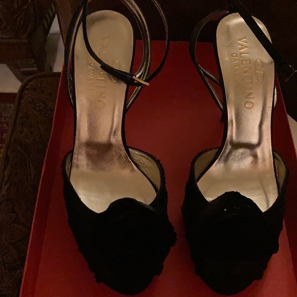 Brand new Valentino heels absolutely stunning comes with a dust bag in the box
